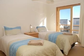 The Lakes Apartments - Accommodation Gladstone 6
