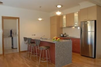 The Lakes Apartments - Accommodation Gladstone 5