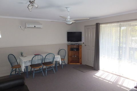 Lakes Entrance Country Cottages - Accommodation Gladstone 7