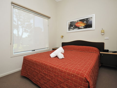 NRMA Eastern Beach Holiday Park - Accommodation Gladstone 3