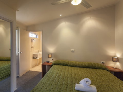 NRMA Eastern Beach Holiday Park - Accommodation Gladstone 2