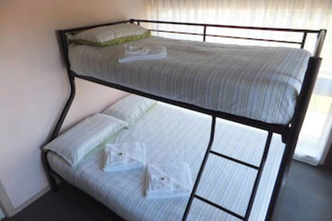 Paradise Holiday Apartments - Accommodation Gladstone 4