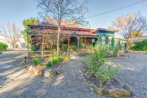 Tanunda Cottages - Accommodation Gladstone 2