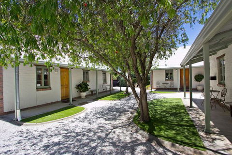 Tanunda Cottages - Accommodation Gladstone 1