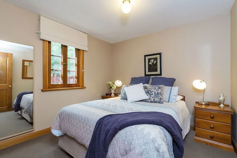 Tanunda Cottages - Accommodation Gladstone 6