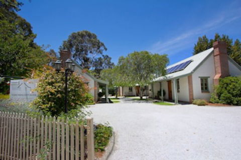 Tanunda Cottages - Accommodation Gladstone 0