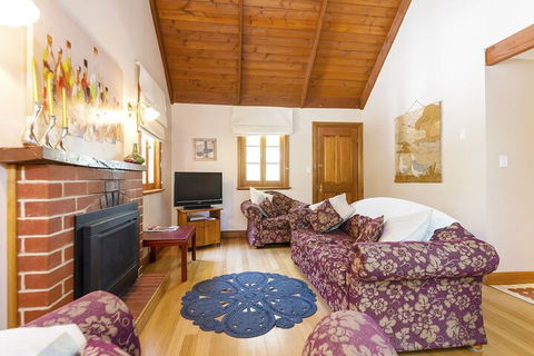 Tanunda Cottages - Accommodation Gladstone 7