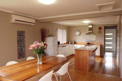 Pinestumps Holiday Home - Accommodation Gladstone 2