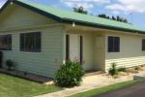 Pinestumps Holiday Home - Accommodation Gladstone 0
