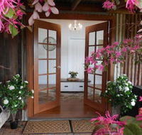 Milton Country Retreat The Chocolate Cottages - Accommodation Gladstone