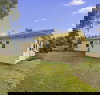 Giants Table and Cottages - Accommodation Gladstone