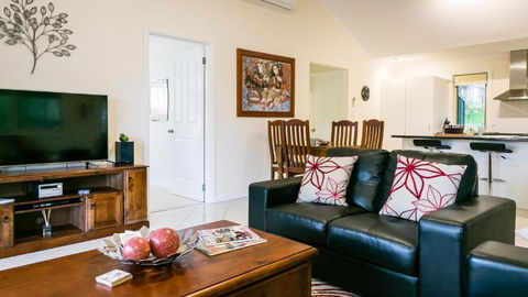 One Tree Bed & Breakfast - Accommodation Gladstone 2