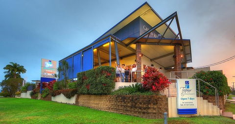 Tropixx Motel & Restaurant - Accommodation Gladstone 0