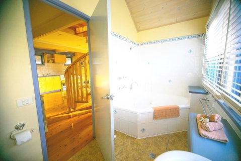 Rayville Boat Houses - Accommodation Gladstone 4