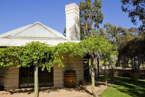 Eco-luxe At Mount Avoca - Accommodation Gladstone 2