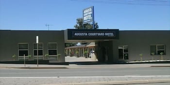 Augusta Courtyard Motel - Accommodation Gladstone 0