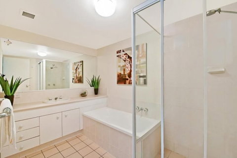 Champelli Palms - Accommodation Gladstone 5