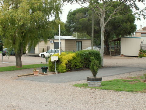 Oval Motel - Accommodation Gladstone 2