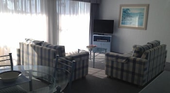 Breakers Apartments Mollymook - Accommodation Gladstone 3