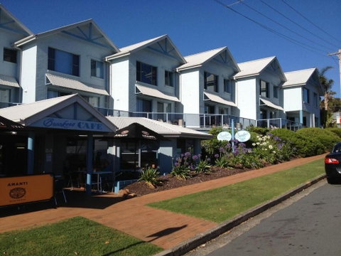 Breakers Apartments Mollymook - Accommodation Gladstone 1