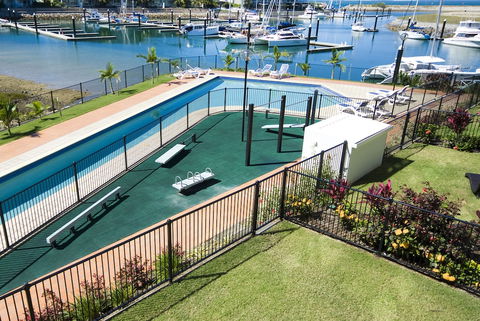 Beachside Magnetic Harbour - Accommodation Gladstone 3