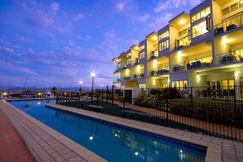 Beachside Magnetic Harbour - Accommodation Gladstone 1