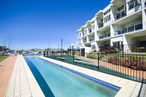 Beachside Magnetic Harbour - Accommodation Gladstone 4