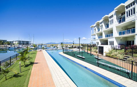 Beachside Magnetic Harbour - Accommodation Gladstone 2