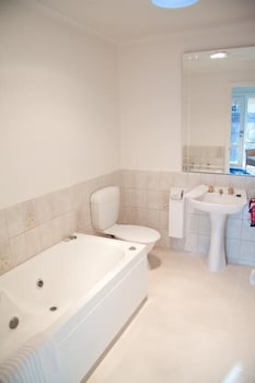 Yarra Glen Racecourse Apartments - Accommodation Gladstone 2
