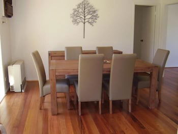 Yarra Glen Racecourse Apartments - Accommodation Gladstone 3