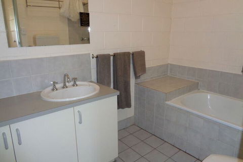 The Swagmans Rest - Accommodation Gladstone 4