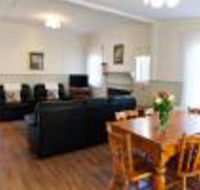 Country Gate Cottages - Accommodation Gladstone