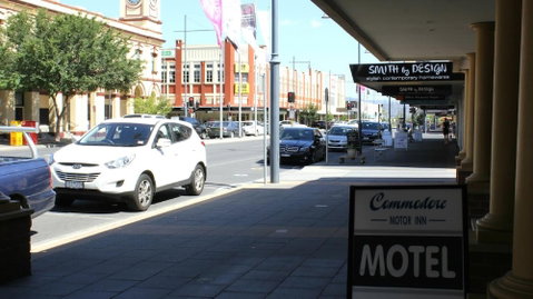 Commodore Motor Inn Albury - Accommodation Gladstone 0