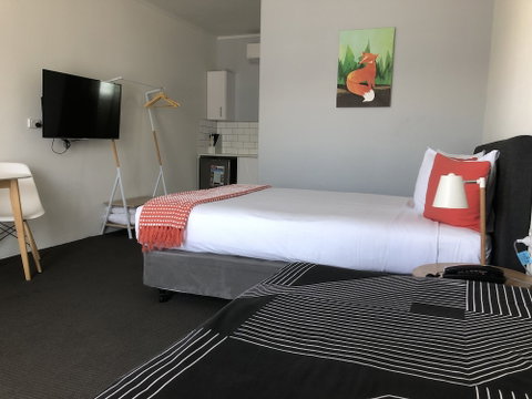 Commodore Motor Inn Albury - Accommodation Gladstone 3