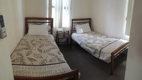 Santa Fe Apartments - Accommodation Gladstone 5