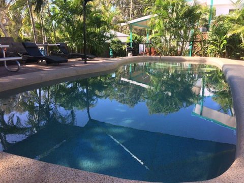 Tropical Palms - Accommodation Gladstone 3