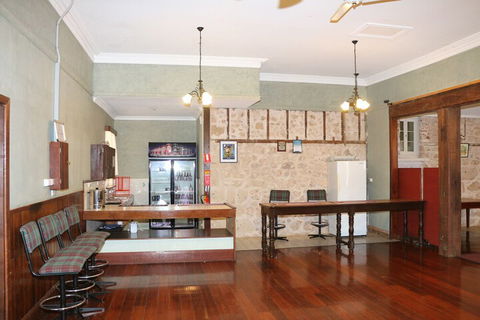 Priory Resort Hotel - Accommodation Gladstone 5