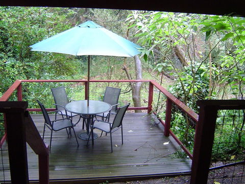 Stones Throw Cottage Bed & Breakfast - Accommodation Gladstone 6