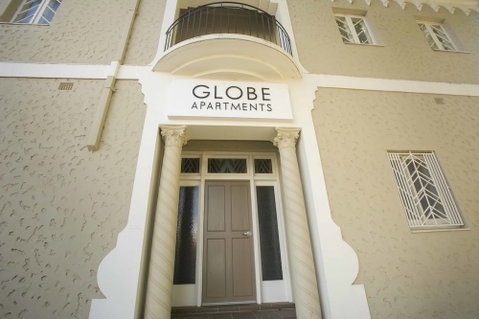 Globe Apartments - Accommodation Gladstone 2