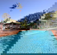 Lilyponds Holiday Park - Accommodation Gladstone