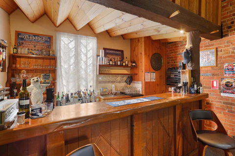 Diamond House Heritage Restaurant & Motor Inn - Accommodation Gladstone 5