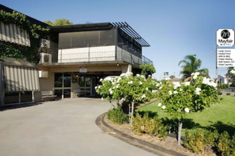 Mayfair Motel - Accommodation Gladstone 0