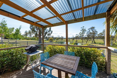 Hazelcreek Cottages - Accommodation Gladstone 6