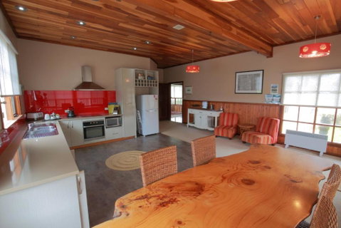 Cable Station Accommodation - Accommodation Gladstone 1