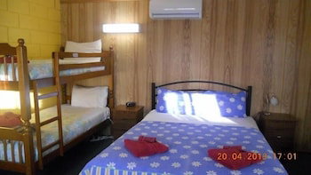 Summer's Rest Units - Accommodation Gladstone 4