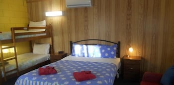 Summer's Rest Units - Accommodation Gladstone 2