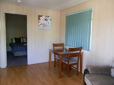 Pepper Tree Cabins - Accommodation Gladstone 4