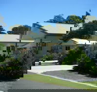 Pepper Tree Cabins - Accommodation Gladstone