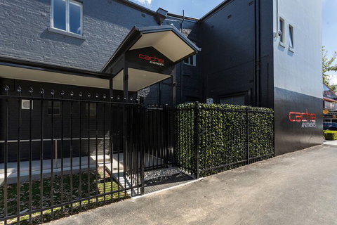 Cache Accommodation - Accommodation Gladstone 1