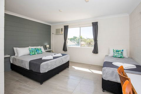 Banjo Paterson Motor Inn - Accommodation Gladstone 2